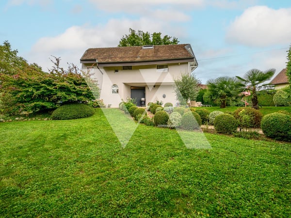 A vendre - Superbe villa d'architecte avec piscine 11