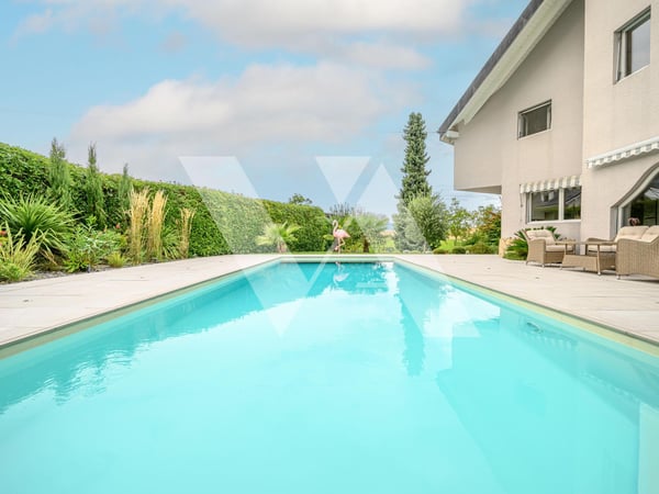 A vendre - Superbe villa d'architecte avec piscine 9