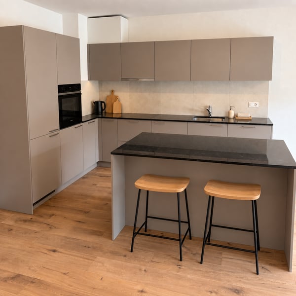 A louer - Appartement neuf de 2.5 pièces avec grand balcon à Duillier 3