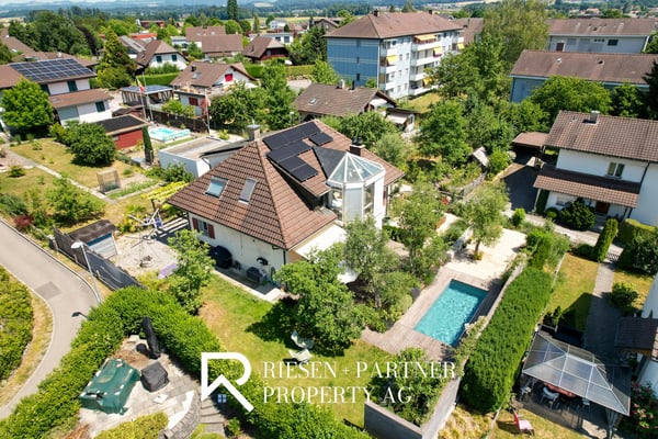 Freistehendes Einfamilienhaus mit wunderschöner Gartenanlage in Jegenstorf 5