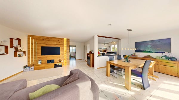 Zwei Wohnungen in einer: 4 Zimmer, Sauna und zwei Balkone gegen Süden 7