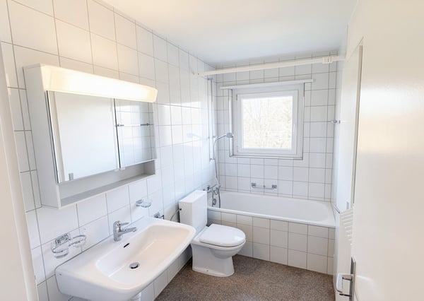 Charmante 4.5-Zimmer-Wohnung mit Balkon und schöner Aussicht in Wil SG 4
