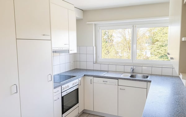 Charmante 4.5-Zimmer-Wohnung mit Balkon und schöner Aussicht in Wil SG 3