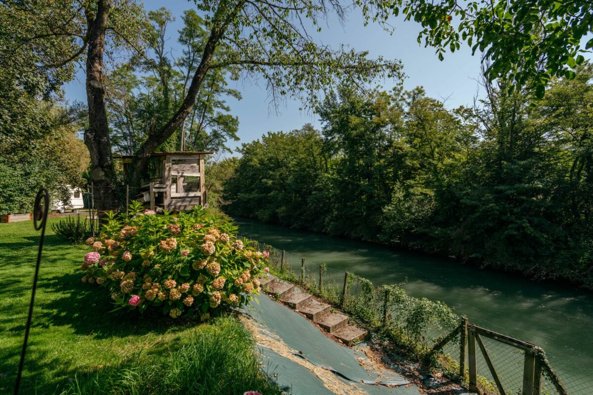 Histoire, style et nature - votre joyau résidentiel sur le canal Reuss