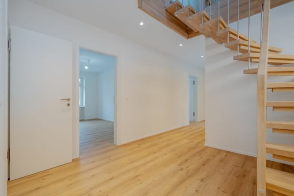 Charmante 4-Zimmer-Maisonettewohnung mit Galerie, Dachterrasse und Loggia 5