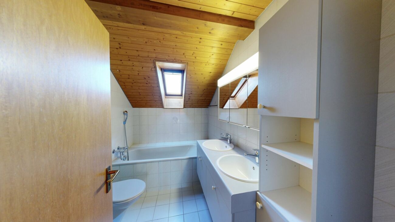 CHARMANTE 3.5-ZIMMER-MAISONETTE-WOHNUNG - Inklusive Tiefgaragenplatz