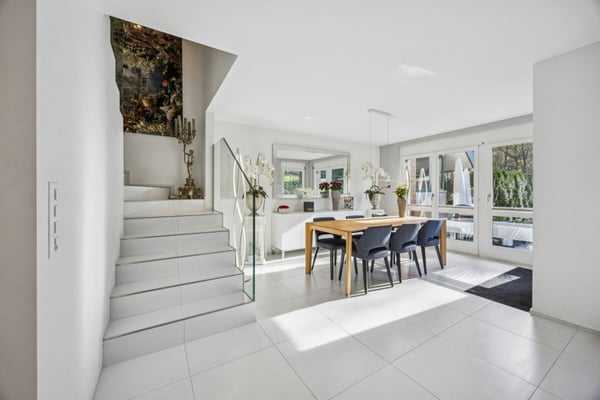 Wohnen im Grünen: Garten, Privatsphäre und direkter Waldzugang 6