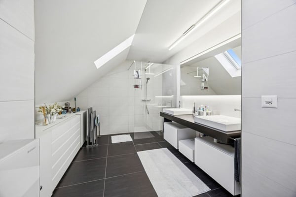 Wohnen im Grünen: Garten, Privatsphäre und direkter Waldzugang 9