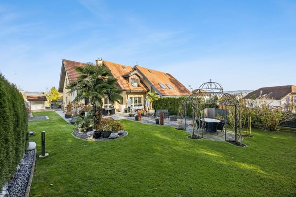 Wohnen im Grünen: Garten, Privatsphäre und direkter Waldzugang 3