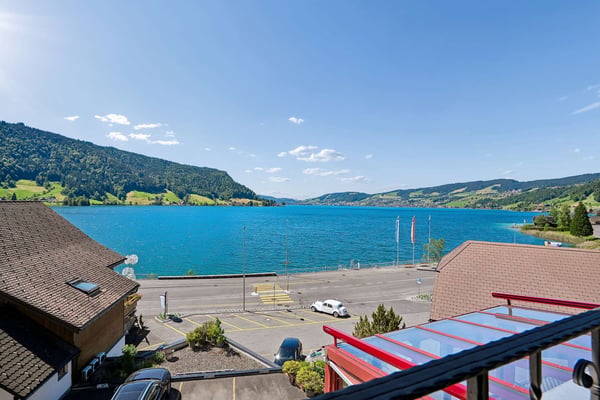 Morgens der See, abends die Sonne: Wohnen über zwei Etagen am Ägerisee 13