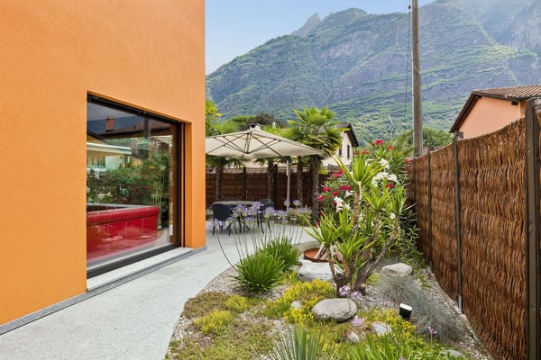 Neuwertiges Haus mit mediterranem Garten 7