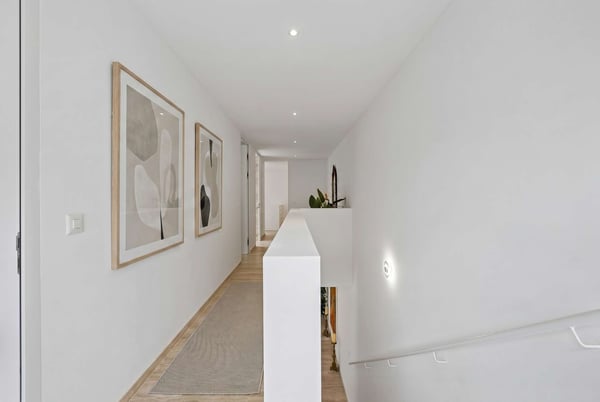 Neuwertiges Haus mit mediterranem Garten 8