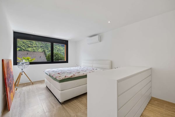 Neuwertiges Haus mit mediterranem Garten 9