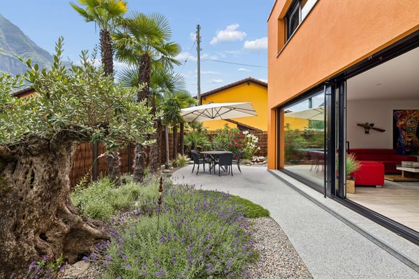 Neuwertiges Haus mit mediterranem Garten 6