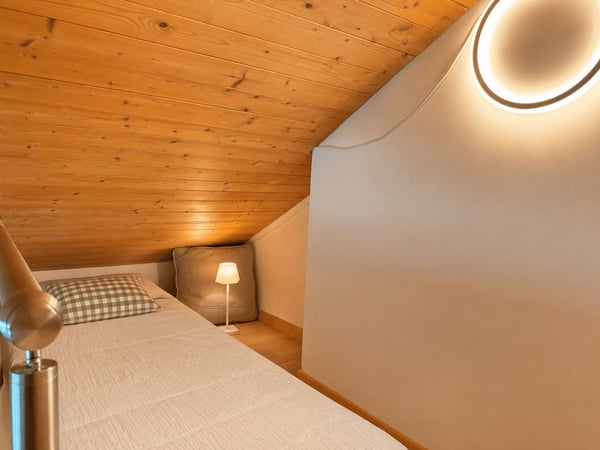 RESERVIERT: Möbliertes Ferien-Studio mit Ski-in, Balkon und Parkplatz 6