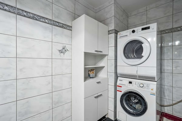 Charmante Gartenwohnung mit gedecktem Sitzplatz: Bahnhof in Gehdistanz 8