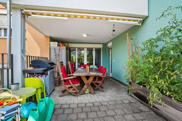 Charmante Gartenwohnung mit gedecktem Sitzplatz: Bahnhof in Gehdistanz 9