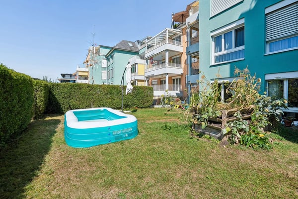 Charmante Gartenwohnung mit gedecktem Sitzplatz: Bahnhof in Gehdistanz 10
