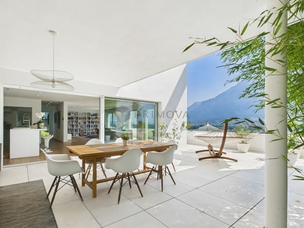 Stilvolles Architektenhaus mit zeitloser Eleganz 1