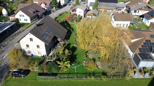 Kein Neubauglanz - aber jede Menge Wohngefühl im Ortsteil Sulz. 10