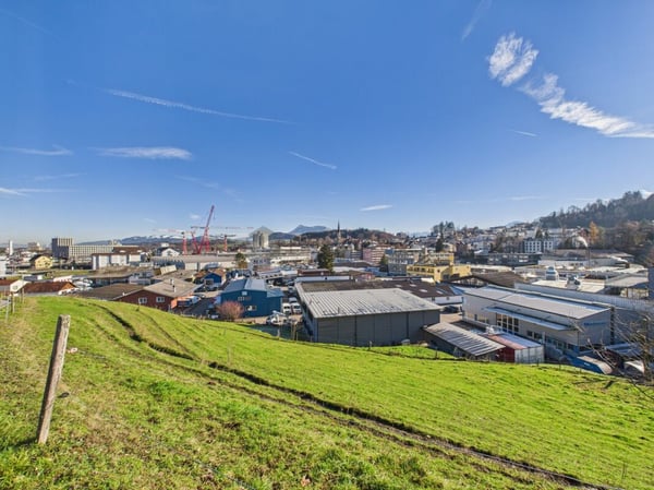 Seltenes Bauland mit tollem Gewerbehaus sucht neuen Besitzer 12