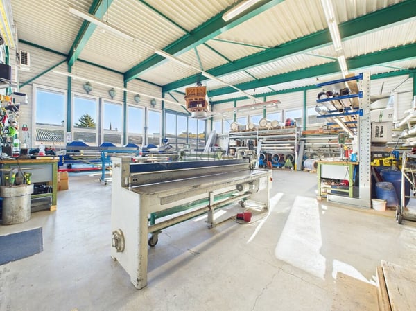 Seltenes Bauland mit tollem Gewerbehaus sucht neuen Besitzer 3