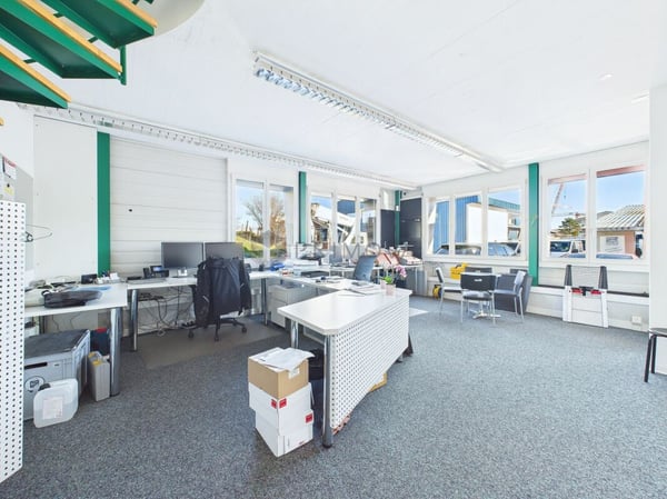 Seltenes Bauland mit tollem Gewerbehaus sucht neuen Besitzer 7