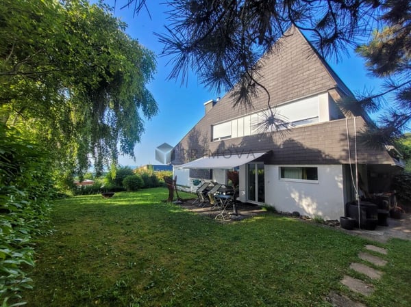 Stilvolles Wohnen mit Seeblick und privatem Garten 8