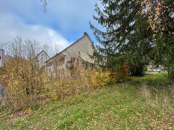 Attraktive Haushälfte mit grossem Grundstück sucht neuen Besitzer! 3