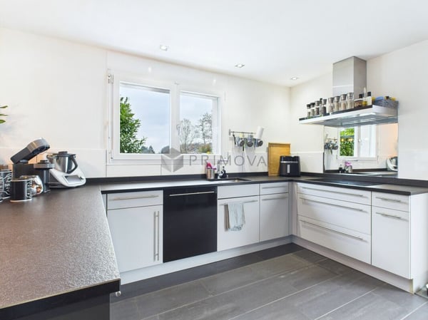 Familienhaus mit grossem Grundstück und weitem Naturblick 5