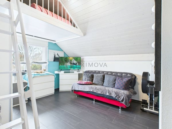 Familienhaus mit grossem Grundstück und weitem Naturblick 9