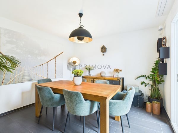 Familienhaus mit grossem Grundstück und weitem Naturblick 3