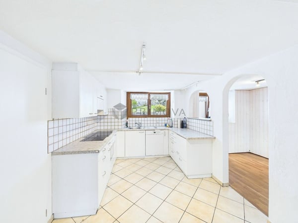 Beidseitig angebautes Bauernhaus sucht neuen Besitzer! 8