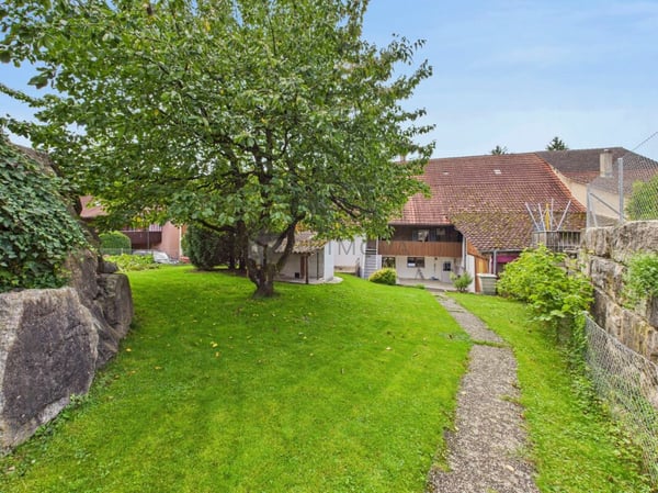 Beidseitig angebautes Bauernhaus sucht neuen Besitzer! 15