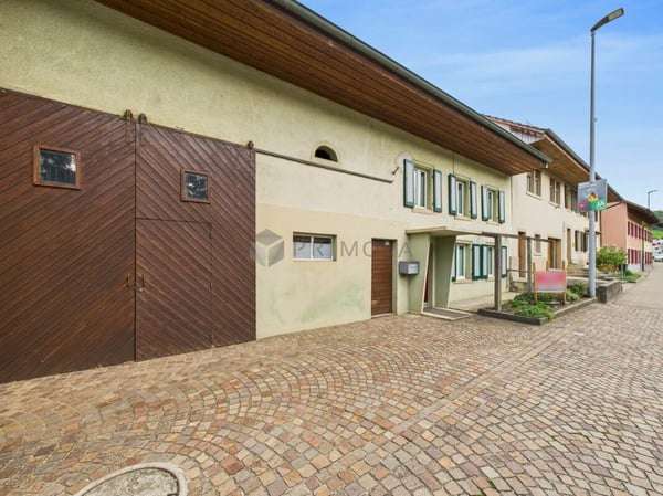 Beidseitig angebautes Bauernhaus sucht neuen Besitzer! 17