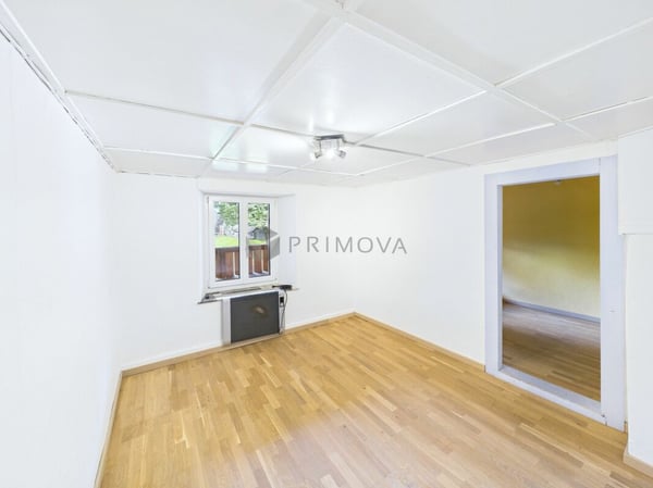 Beidseitig angebautes Bauernhaus sucht neuen Besitzer! 5