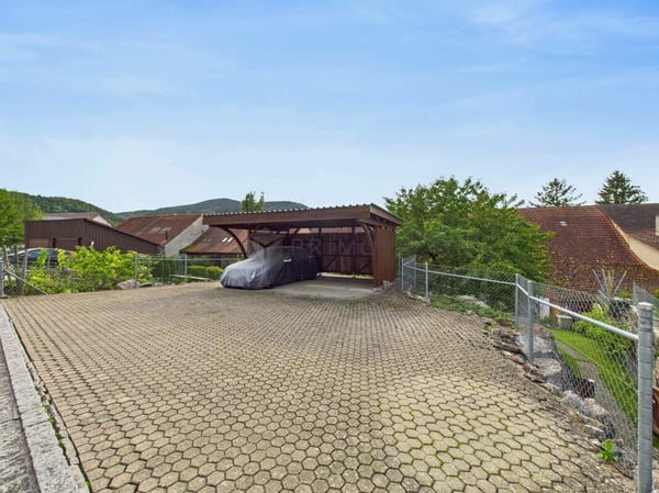 Beidseitig angebautes Bauernhaus sucht neuen Besitzer! 16