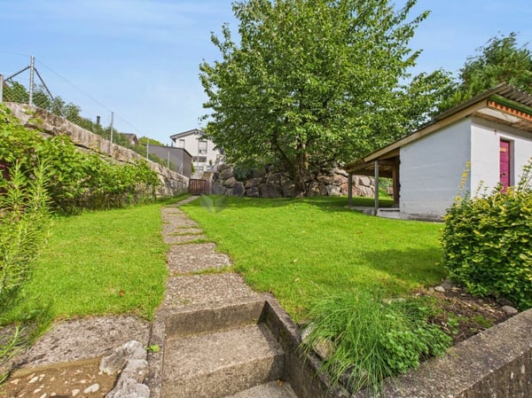 Beidseitig angebautes Bauernhaus sucht neuen Besitzer! 14