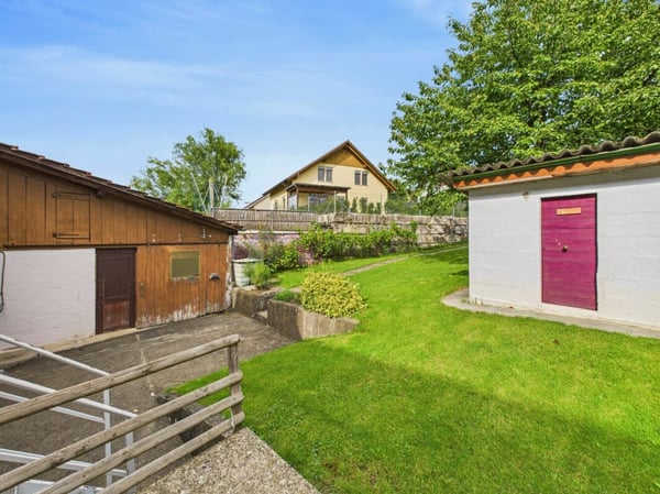 Beidseitig angebautes Bauernhaus sucht neuen Besitzer! 13