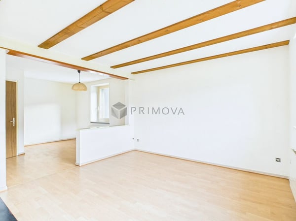 Doppeleinfamilienhaus an ruhiger Lage. Ihr Zuhause mit viel Raum für Ideen! 2