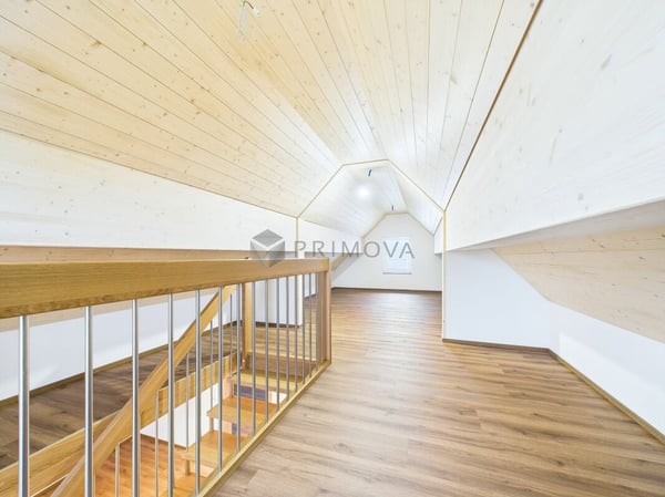 Wohnen im Einklang von Tradition und Moderne: Wie aus dem Ei gepellt - Ihr exklusiver Hausteil im steuergünstigen Feusisberg 10