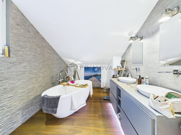 Exklusive 1.5 Zimmer-Maisonettewohnung in Oberwil BL 10