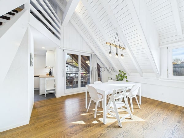 Lassen Sie ihre Wünsche wahr werden - traumhafte Dachmaisonette komplett renoviert 2