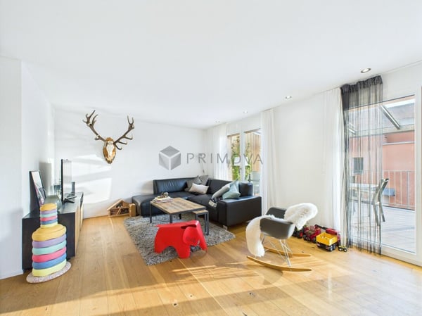 Einfach eine Wucht und muss man gesehen haben. Reiheneckhaus in Russikon - die Perfektion für Familien und Menschen mit dem Auge für das gewisse Etwas! 4