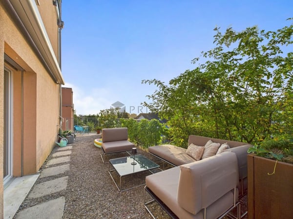 Einfach eine Wucht und muss man gesehen haben. Reiheneckhaus in Russikon - die Perfektion für Familien und Menschen mit dem Auge für das gewisse Etwas! 3