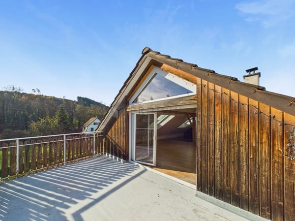 Kein 0815 Mehrfamilienhaus. Eines mit Platz, Licht und Raum für viel Kreativität! 1