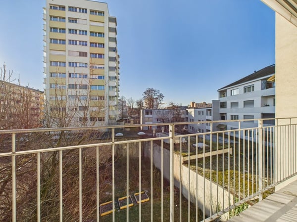 Modernes Wohnjuwel am Puls von Basel, kernsanierte 5.5 Zimmer-Wohnung direkt am Rhein 5