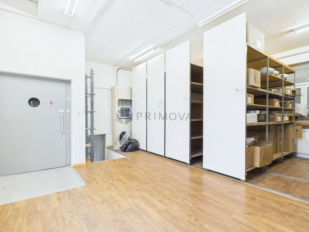 Profitieren Sie von 320m² Gewerbefläche in bester Hafenlage zu einem unschlagbaren Preis