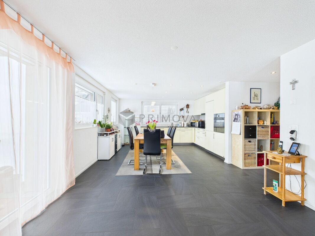Modernes Design trifft Emmentaler Idylle: Top-Wohnung zu verkaufen