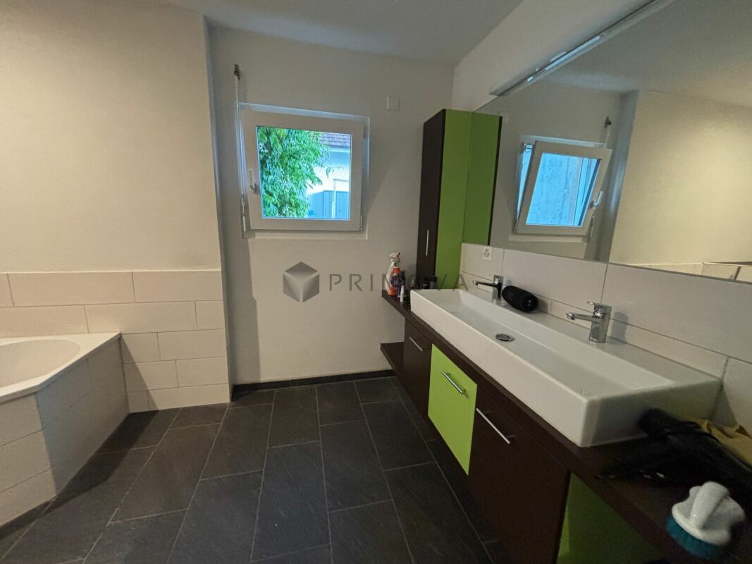 Wohnen Sie mit einer atemberaubenden Aussicht , dieses Haus an bester Lage sucht seinesgleichen!